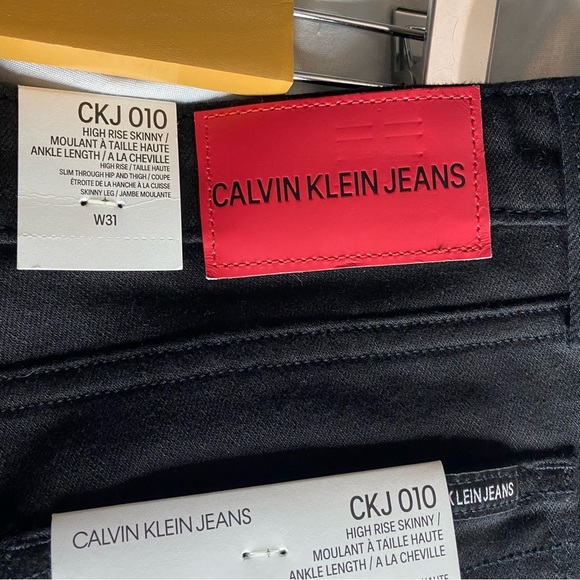 Calvin Klein Infinite Black High Rise Skinny Jeans Side Red Stripe Size 31 - Picture 4 of 9